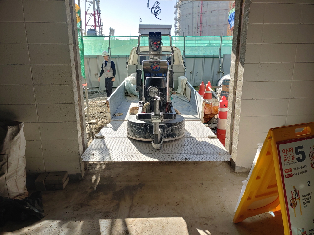 여주과 콘크리트샌딩 산업 바닥 마감 처리